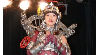 セクシー女優及川奈央、雪舞う中ワイヤーに吊るされて大回転!!