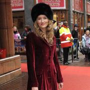 夫を亡くしたナターシャ・マケルホーン、息子たちに囲まれ笑顔で新作プレミアへ