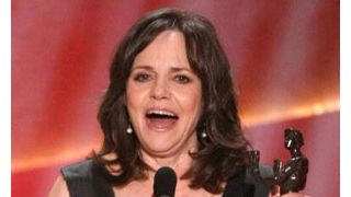 SAG賞テレビ部門発表！ヒュー・ローリー、サリー・フィールドが受賞