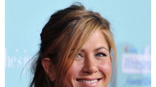 ジェニファー・アニストン、ジェイソン・ベイトマンとロマコメで共演