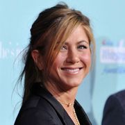 ジェニファー・アニストン、ジェイソン・ベイトマンとロマコメで共演