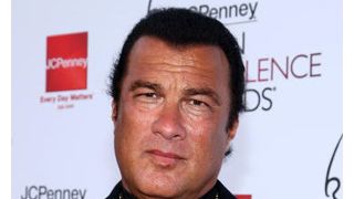 スティーヴン・セガール、コスタリカ大統領と会談