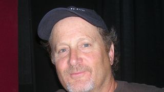 血塗られたギャングの抗争をカメラにとらえたステイシー・ペラルタ監督を直撃!