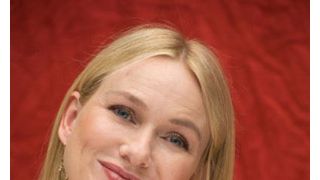 ナオミ・ワッツ、ヌード姿をわざとベランダで撮らせた？胸と帝王切開のキズまでご開帳