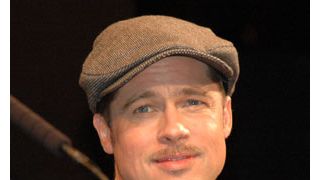 ブラッド・ピット、息子たちを連れてラスベガスへ