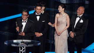 外国語映画賞受賞『おくりびと』の滝田洋二郎、流ちょうな英語でスピーチ!