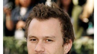 初のヒース・レジャー奨学金　受賞者はオリバー・アクランド