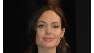 アンジェリーナ・ジョリー、人気司会者を思いっきり無視!