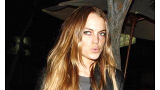 リンジー・ローハン、逮捕状は取り下げ