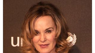 ジェシカ・ラング、自宅で転倒して骨折