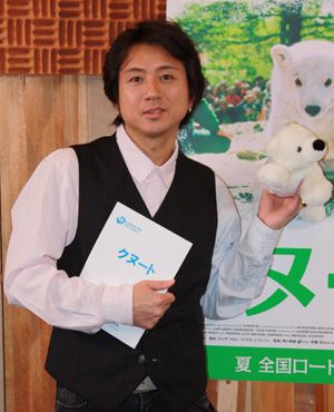 藤井フミヤ 子育てについて 子どもは小さいうちに動物園に と語る シネマトゥデイ