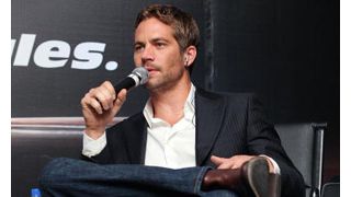 映画館にレース体感マシーン登場！映画の音に合わせてイスが揺れる！