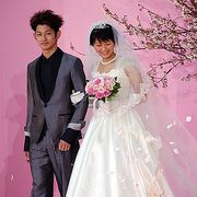 榮倉奈々、ウエディングドレスで登場!衝撃の人生を歩んだ花嫁に!
