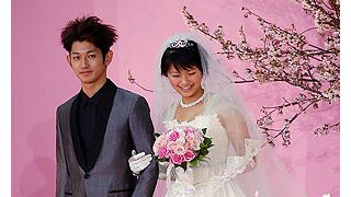榮倉奈々、ウエディングドレスで登場！衝撃の人生を歩んだ花嫁に！