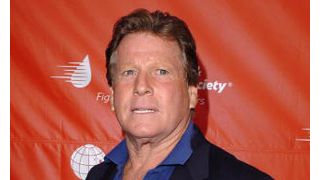 逮捕されたレッドモンドの父親ライアン・オニール、保釈金を支払うことを拒否