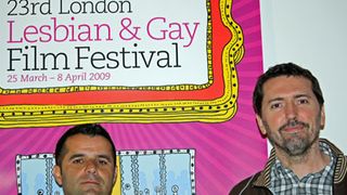 同性婚はどうぞわが村で!村おこしの秘策!ガンダルフ姿で式を挙げてくれる村長が登場!