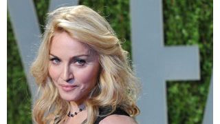 マドンナ、マラウイの新聞に養子縁組への思いをコメント
