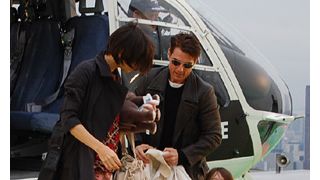 トムとケイティの愛娘スーリちゃんの誕生日パーティーに警察ヘリが出動