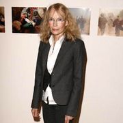 ミア・ファロー、ダルフール問題に抗議してハンガーストライキ