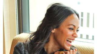 新『スター・トレック』で知的な通信士を演じるゾーイは、感情豊かな笑い上戸？