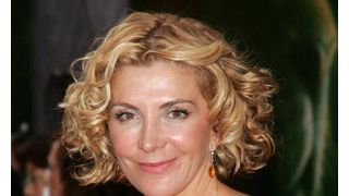 スキー事故で亡くなったナターシャ・リチャードソンを使ったスキー・ヘルメットの広告が禁止に
