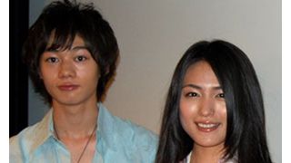 川村ゆきえ、清楚でセクシーな純白ミニスカドレスで登場！顔面演技の苦労を吐露