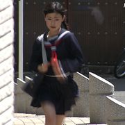 ミニスカセーラー服少女が太ももあらわに悩ましく坂の全力疾走!『ラスト・ブラッド』コラボ企画