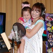 新山千春の長女・小春ちゃん大あくびで、ママの不倫報道も吹き飛ばす!?
