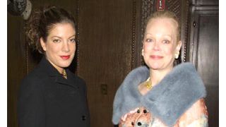 「夫が死んだのは娘のせい!」トーリ・スペリングの母親がトーリを非難