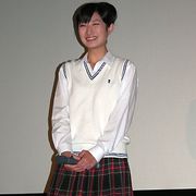 超美人!黒帯の現役女子高生が制服でけりさく裂!監督ダウンで場内騒然!
