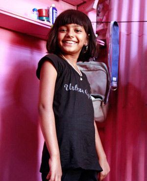 『スラムドッグ＄ミリオネア』のルビナ・アリちゃん、9歳で自伝を出版
