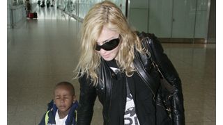 マドンナの新たな家族、マーシーちゃんがロンドンに到着