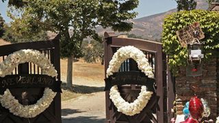 マイケル・ジャクソンさんのお葬式は7月3日ネバーランドで-遺言状も見つかる