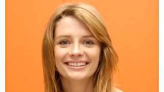 友だちと一緒にトイレに入ろうとしたミーシャ・バートン、注意されてふてくされる