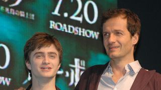 ハリポタのキャスト一同、ワールド・プレミアは白いリボンを巻いて