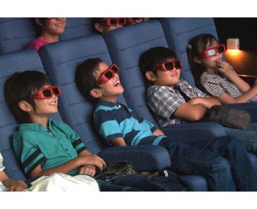 3D映像を見ているとき人間はどういう反応をする？鑑賞中の子どもたちの様子で検証！