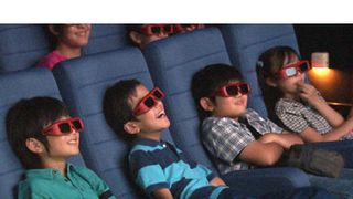 3D映像を見ているとき人間はどういう反応をする？鑑賞中の子どもたちの様子で検証！