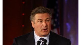 アレック・ボールドウィン、政界進出は慎重に?