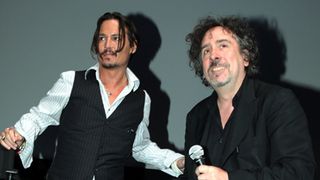 ジョニー・デップ登場で大歓声！コミック・コンのサプライズゲストとして