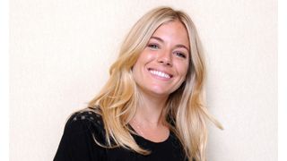 シエナ・ミラー、『G.Iジョー』のフィギュアは不満足！