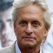 マイケル・ダグラスの息子、麻薬強制捜査で逮捕