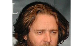 ラッセル・クロウ、現金80万円をからかったお詫びにスタッフにプレゼント