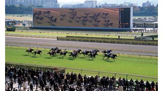 JRA東京競馬場の世界最大級スクリーンで暴走オヤジの特別映像を放映!