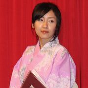 ベッドシーンでIカップバストを披露!神楽坂恵、しっとり色気の浴衣姿でも観客魅了