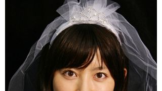 超過酷!こんなに美女の20歳が貧乏全国一人旅を敢行!ウエディングドレスでヒッチハイクも?