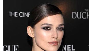 キーラ・ナイトレイ、シャネルの広告では胸の修正を許可？