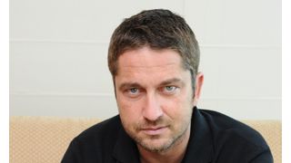 ジェラルド・バトラー、放し飼いで散歩中の愛犬がかまれる