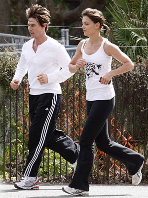 トム・クルーズとケイティ・ホームズ、夫婦で仲良くジョギング！