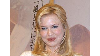 レニー・ゼルウィガー、自動車事故に巻き込まれる