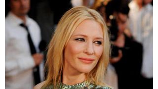 ケイト・ブランシェットが舞台で熱演中に怪我